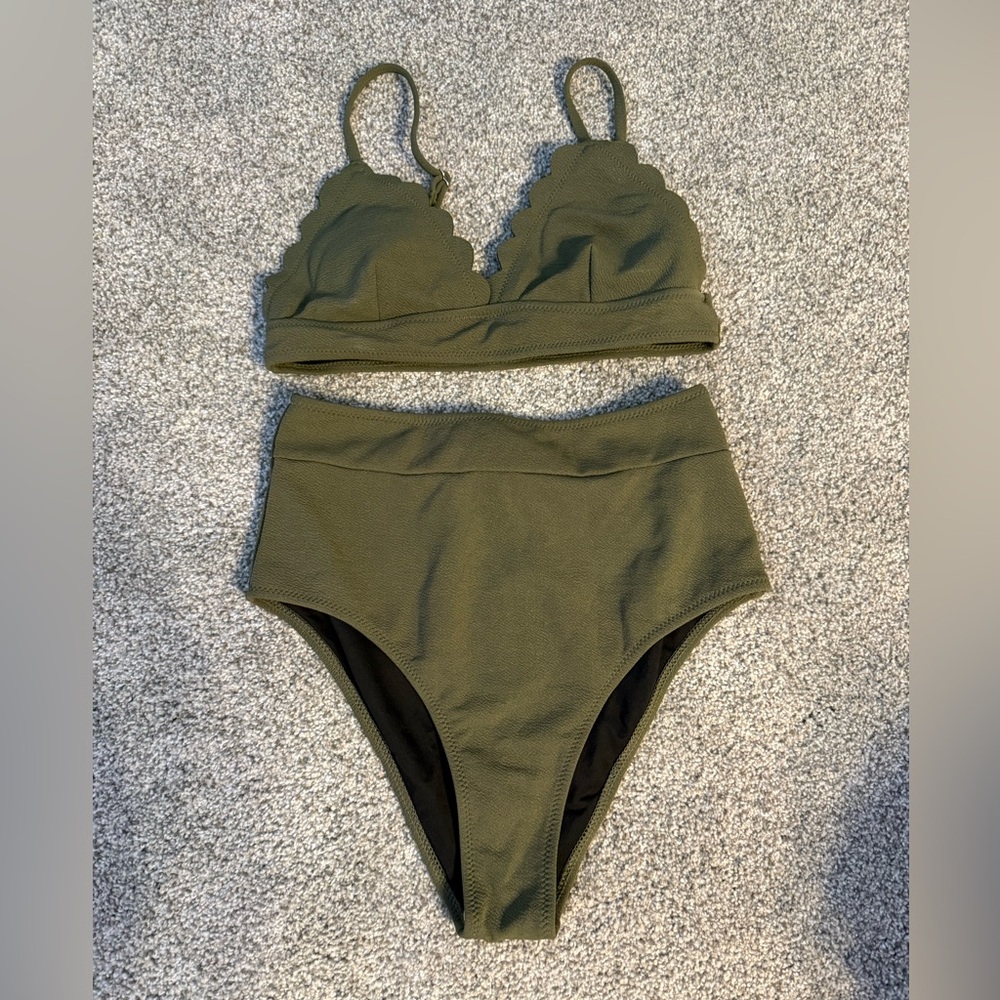 Cupshe Dark Green Scalloped Bikini Set